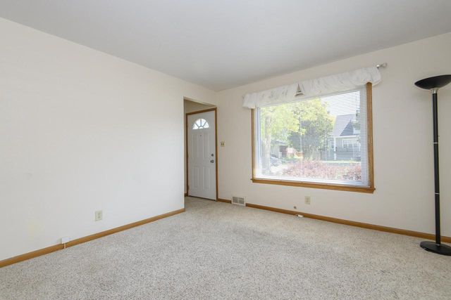 1520 Menomonee AVENUE, South Milwaukee, WI 53172