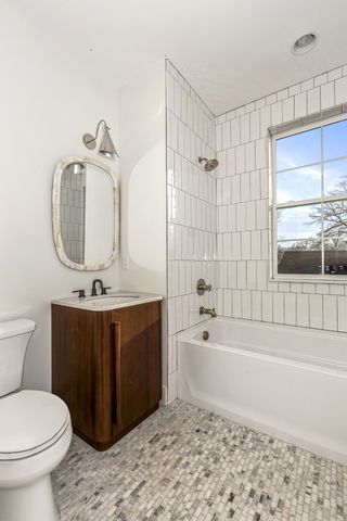 3819 Cross Creek Rd, Nashville, TN 37215