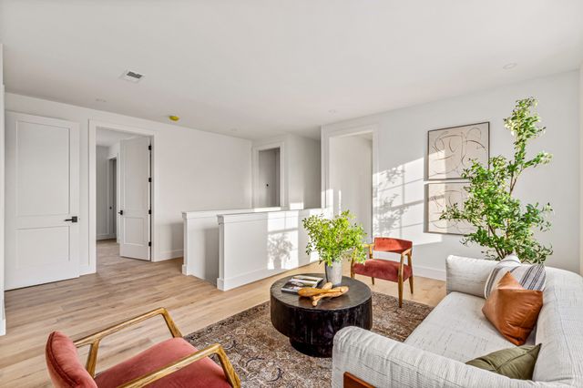 3819 Cross Creek Rd, Nashville, TN 37215