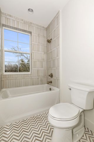 3819 Cross Creek Rd, Nashville, TN 37215