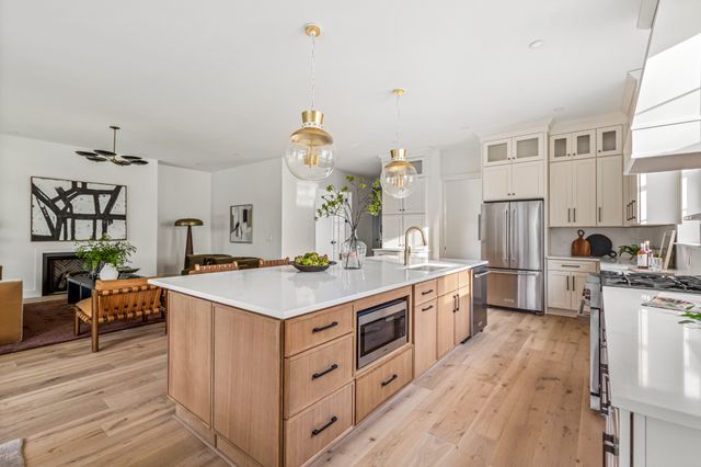 3819 Cross Creek Rd, Nashville, TN 37215