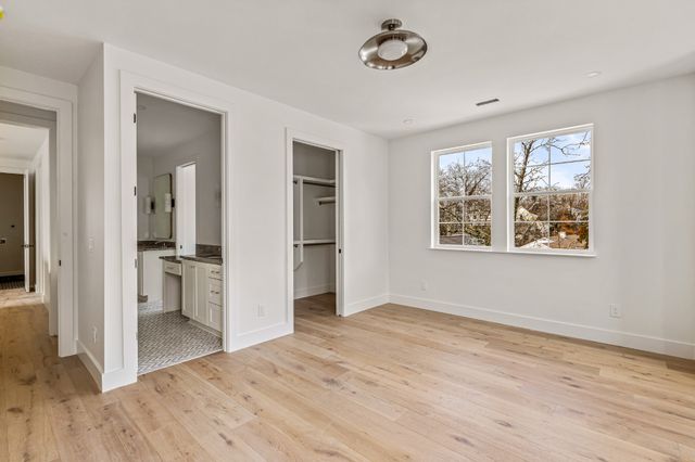 3819 Cross Creek Rd, Nashville, TN 37215