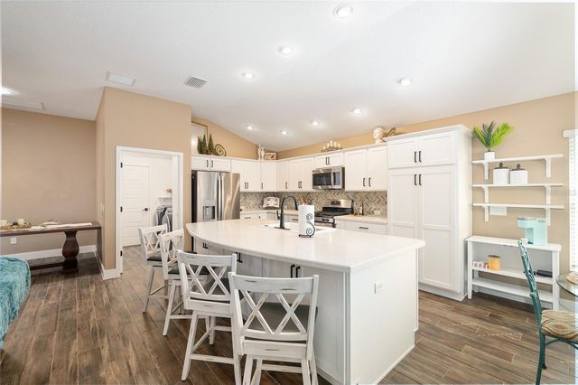 562 JAMES ROAD, The Villages, FL 32163