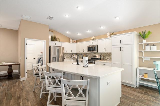 562 JAMES ROAD, The Villages, FL 32163