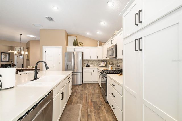 562 JAMES ROAD, The Villages, FL 32163