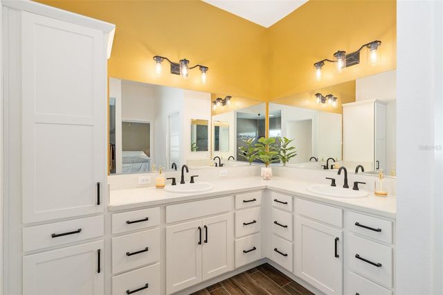 562 JAMES ROAD, The Villages, FL 32163