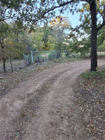 5765 Tokio Road, West, TX 76691