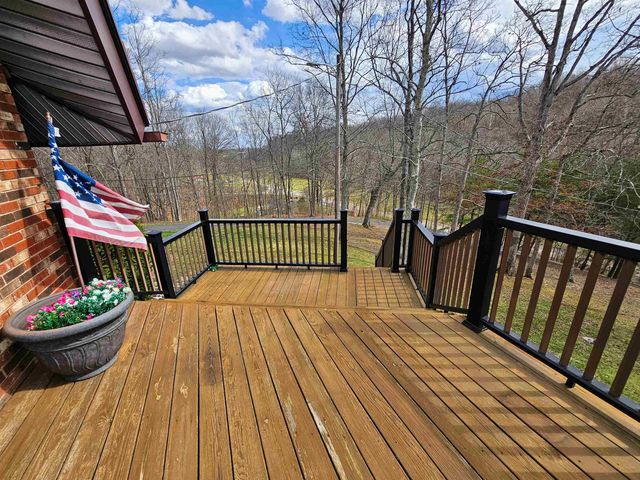 2468 Georges Creek Rd, Gallipolis, OH 45631