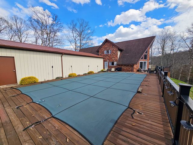 2468 Georges Creek Rd, Gallipolis, OH 45631