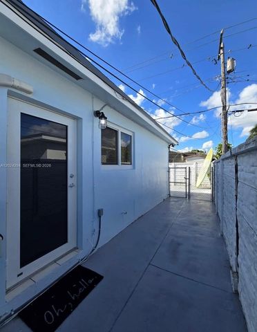 9591 SW 52nd Ter, Miami, FL 33165