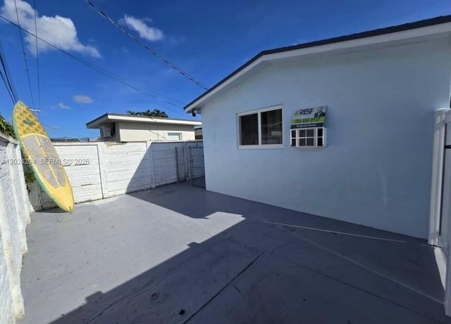 9591 SW 52nd Ter, Miami, FL 33165