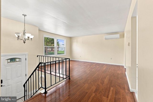 111 TANGLEWOOD LN, Lancaster, PA 17601