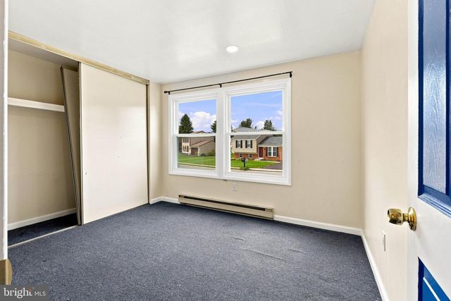 111 TANGLEWOOD LN, Lancaster, PA 17601