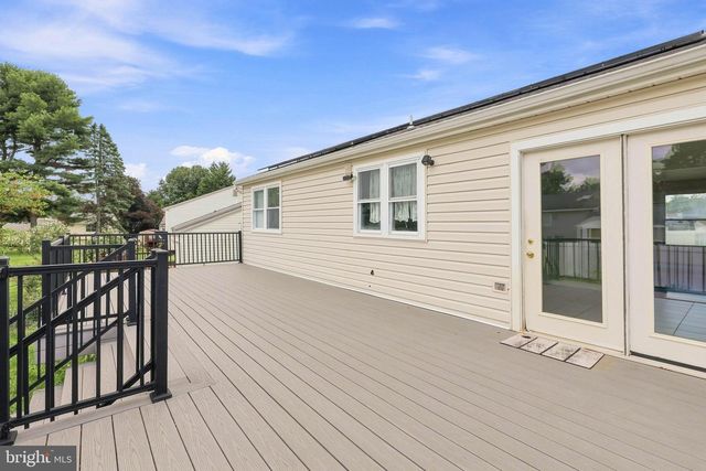 111 TANGLEWOOD LN, Lancaster, PA 17601