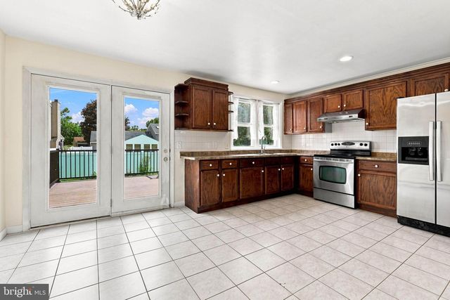 111 TANGLEWOOD LN, Lancaster, PA 17601