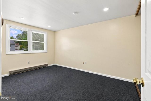 111 TANGLEWOOD LN, Lancaster, PA 17601