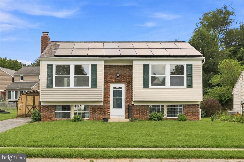 111 TANGLEWOOD LN, Lancaster, PA 17601
