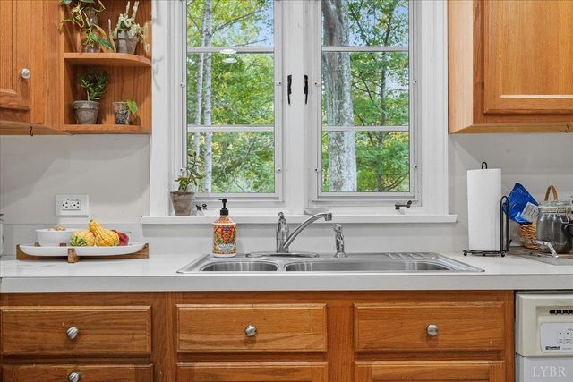 2022 Woodcrest Drive, Lynchburg, VA 24503
