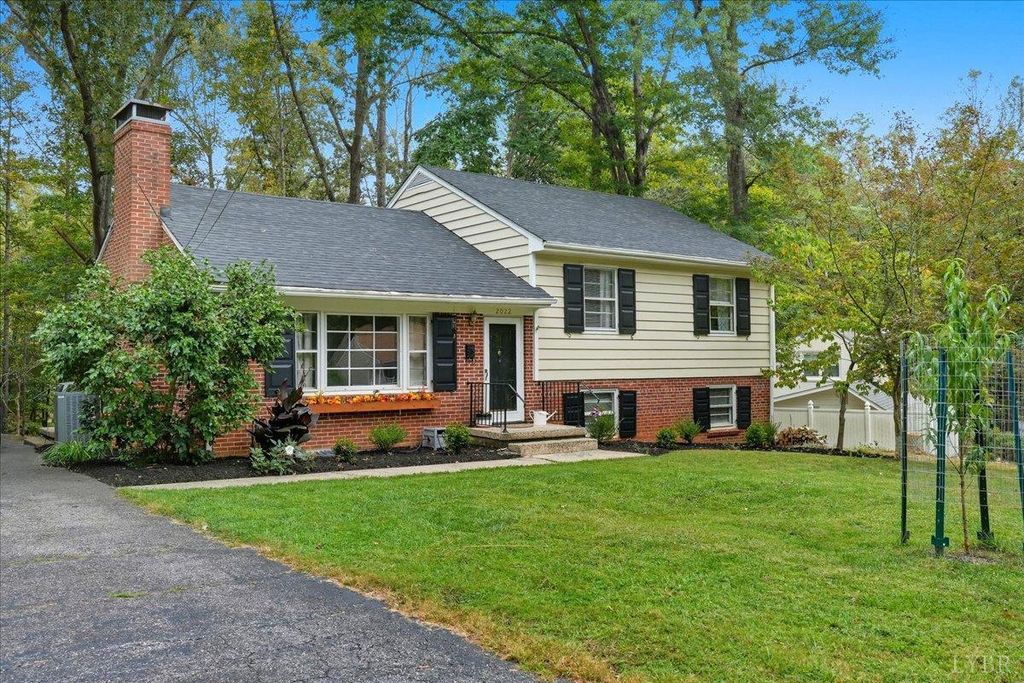 2022 Woodcrest Drive, Lynchburg, VA 24503