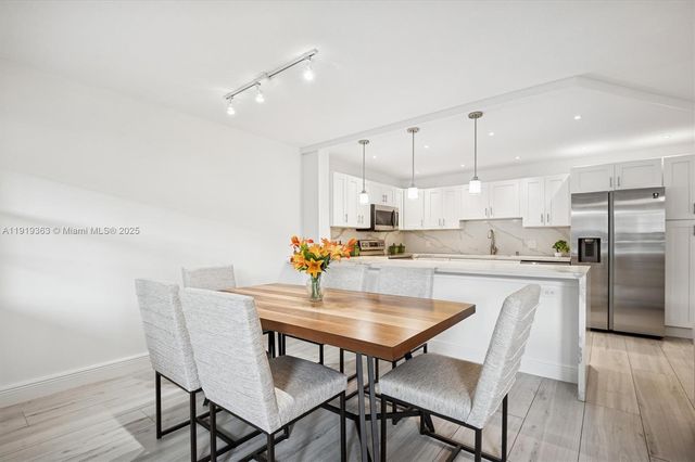 12600 SW 5th Ct 104L, Pembroke Pines, FL 33027