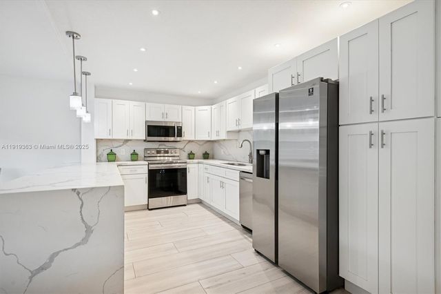 12600 SW 5th Ct 104L, Pembroke Pines, FL 33027