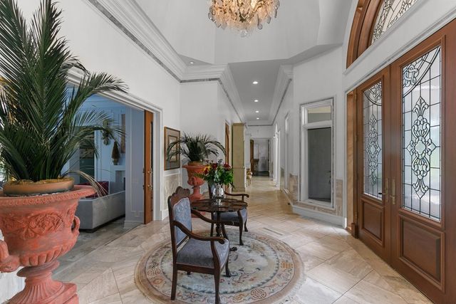 109 Royal Highlands Ln., Dothan, AL 36305