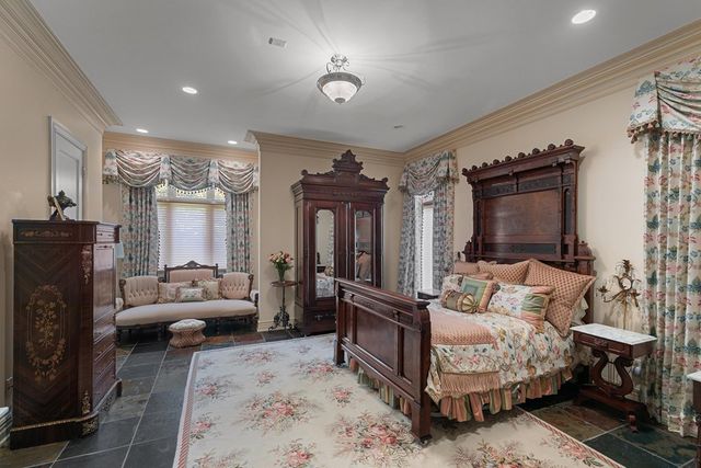 109 Royal Highlands Ln., Dothan, AL 36305