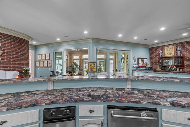 109 Royal Highlands Ln., Dothan, AL 36305