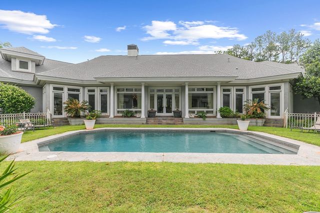 109 Royal Highlands Ln., Dothan, AL 36305