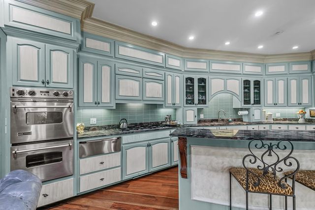 109 Royal Highlands Ln., Dothan, AL 36305