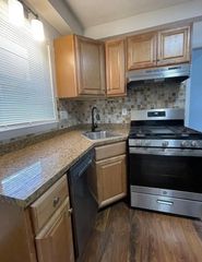 64 Trafford 6, Quincy, MA 02169