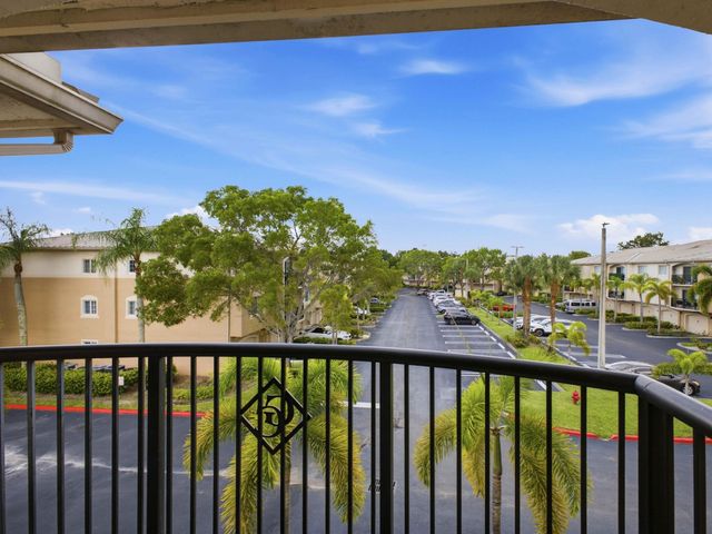 900 CRESTWOOD Court S 920, Royal Palm Beach, FL 33411