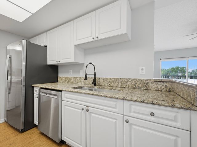 900 CRESTWOOD Court S 920, Royal Palm Beach, FL 33411