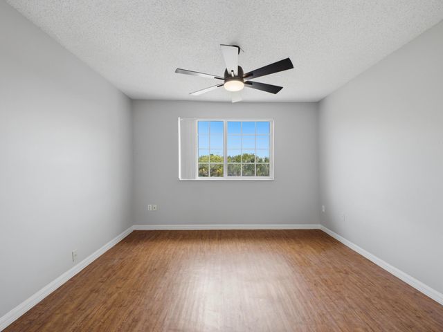 900 CRESTWOOD Court S 920, Royal Palm Beach, FL 33411
