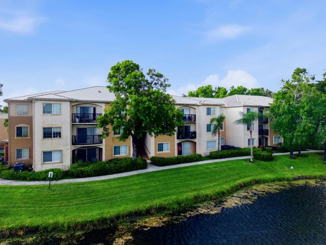 900 CRESTWOOD Court S 920, Royal Palm Beach, FL 33411