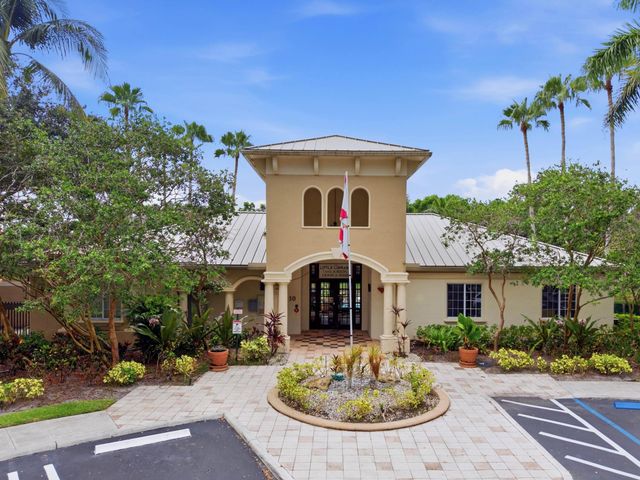 900 CRESTWOOD Court S 920, Royal Palm Beach, FL 33411