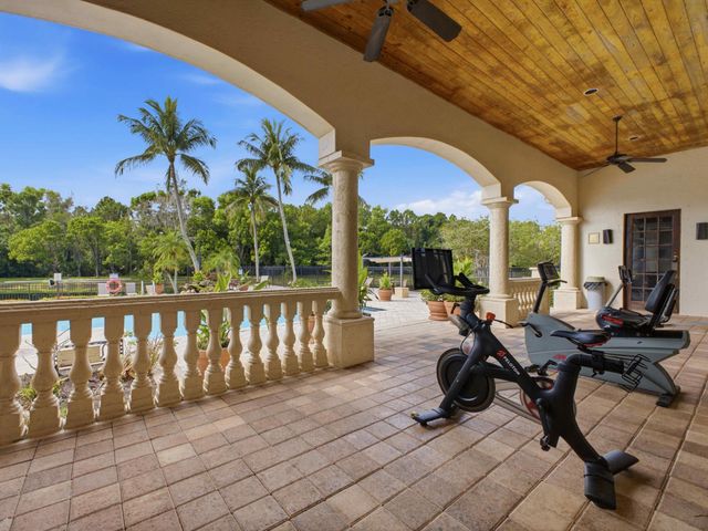900 CRESTWOOD Court S 920, Royal Palm Beach, FL 33411