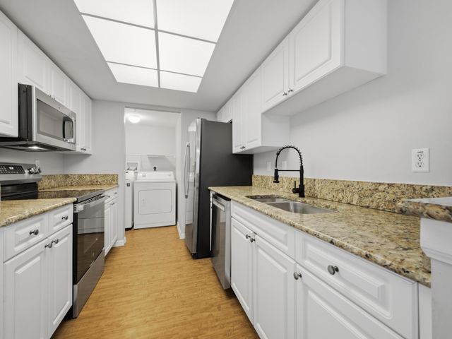 900 CRESTWOOD Court S 920, Royal Palm Beach, FL 33411
