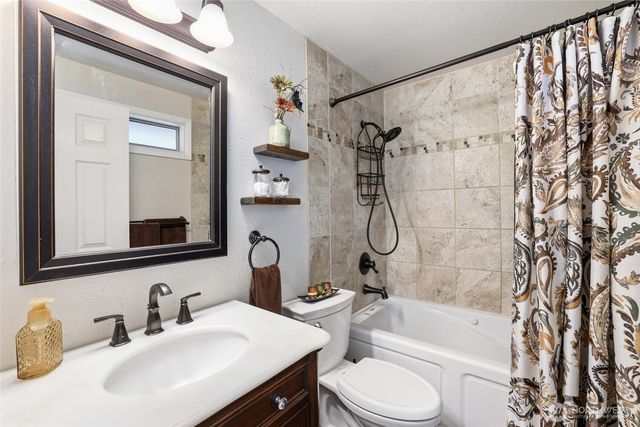 23439 SE 264th Street, Maple Valley, WA 98038