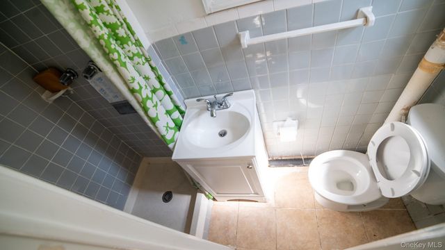 3830 Barnes Avenue, Bronx, NY 10467