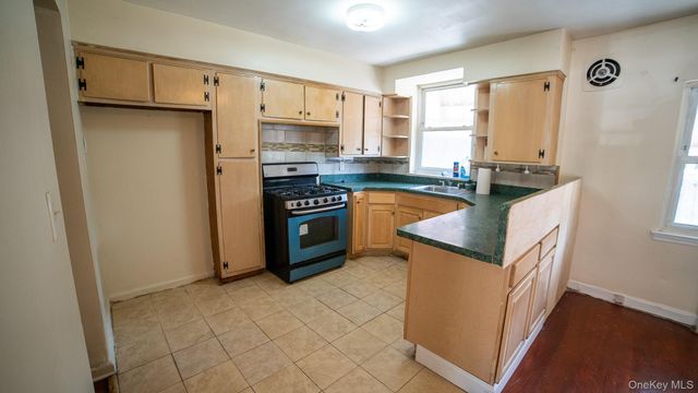 3830 Barnes Avenue, Bronx, NY 10467