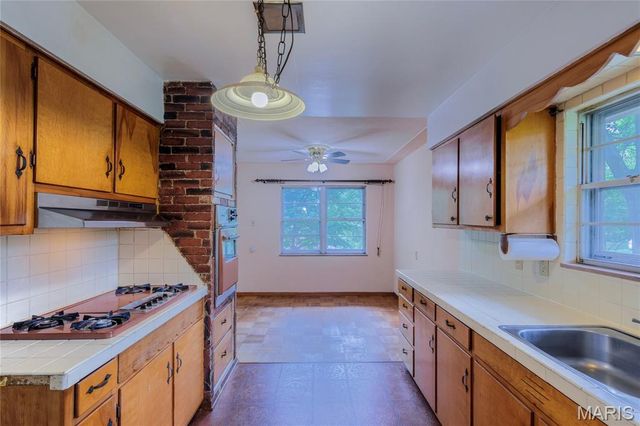 828 Willoway Avenue, East Alton, IL 62024