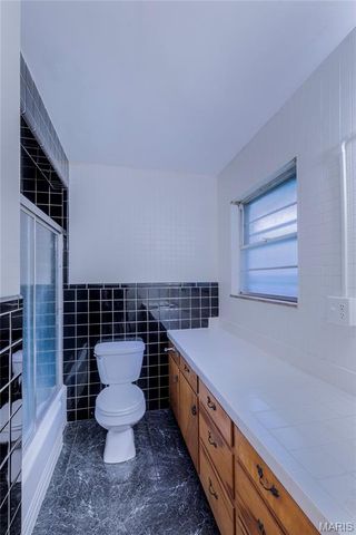 828 Willoway Avenue, East Alton, IL 62024