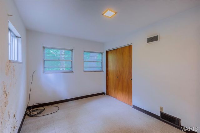 828 Willoway Avenue, East Alton, IL 62024