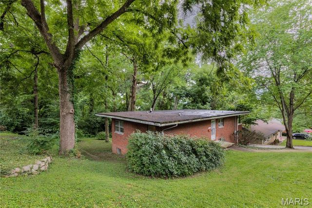 828 Willoway Avenue, East Alton, IL 62024