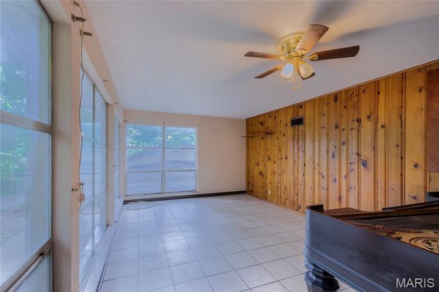 828 Willoway Avenue, East Alton, IL 62024