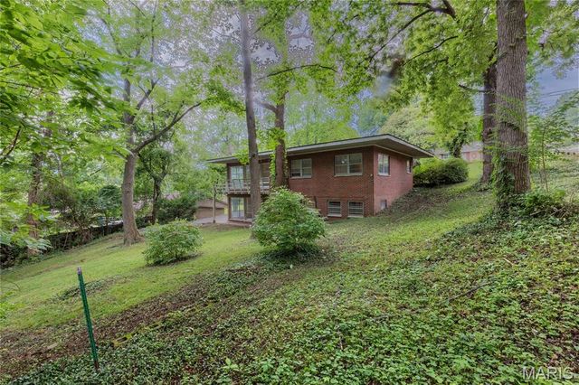 828 Willoway Avenue, East Alton, IL 62024
