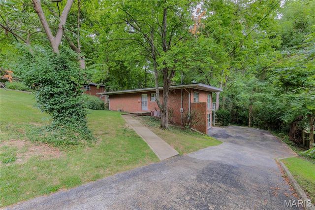 828 Willoway Avenue, East Alton, IL 62024
