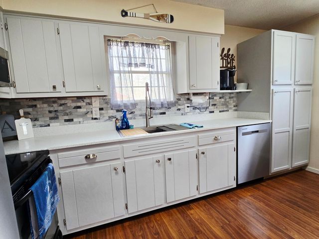 150 Lakeview Circle, Nancy, KY 42544