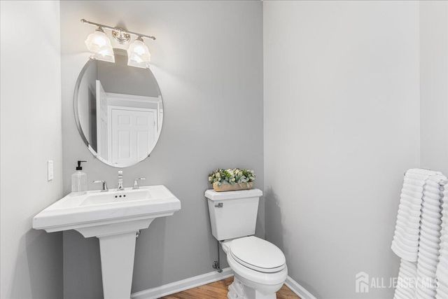 11 Bard Drive, Monroe, NJ 08831